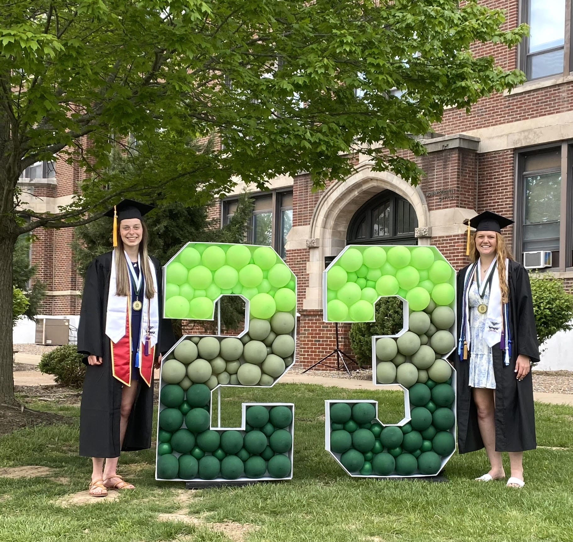 2023 graduation balloon marquee