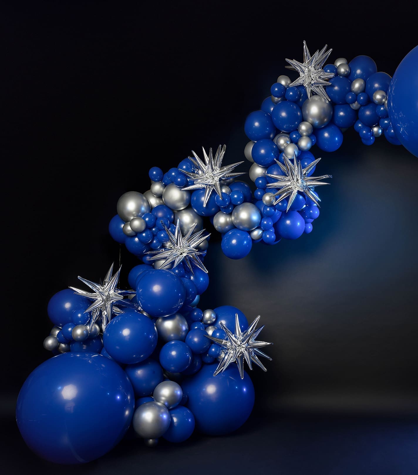 blue and silver organic balloon garland