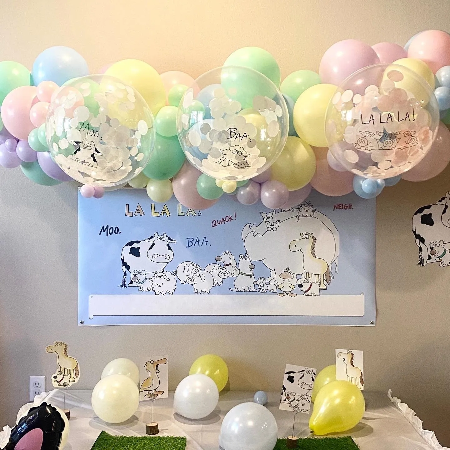 animal themed balloon garland