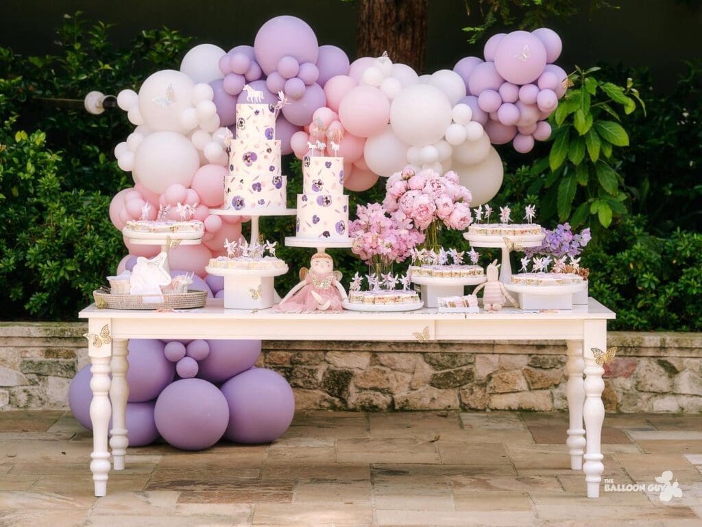 cake_table_garland