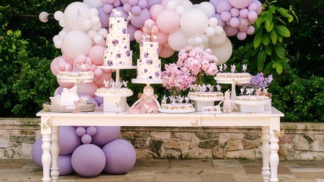 cake_table_garland