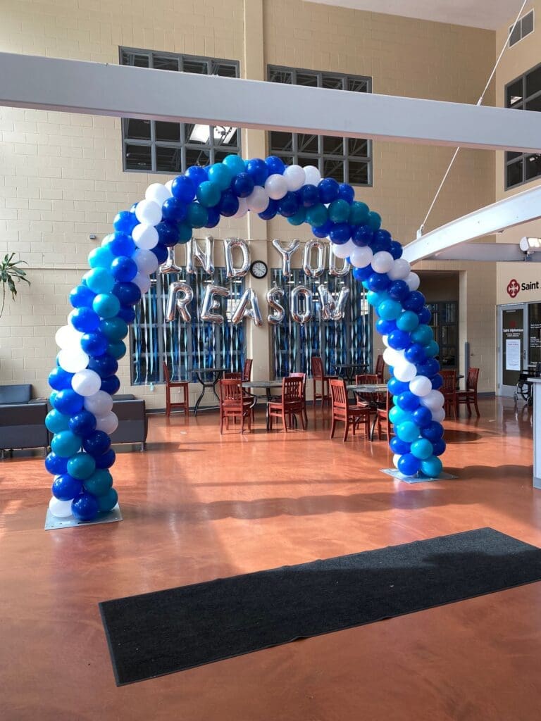 25ft+blue+and+white+balloon+arch+indoors